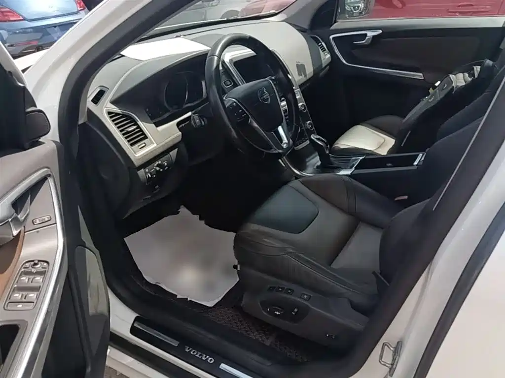 Volvo XC60 2015 — фото 16
