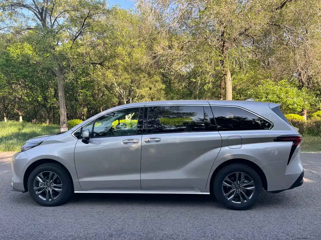 Toyota Sienna 2026 — фото 13
