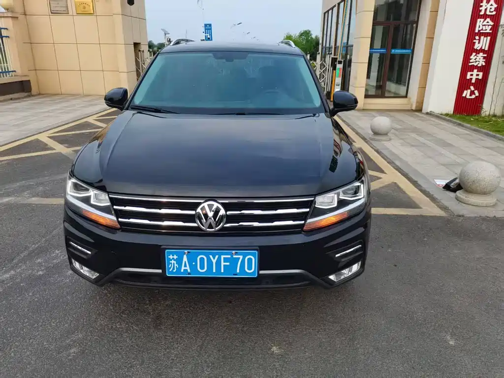 Volkswagen Tiguan L 2019 — фото 1