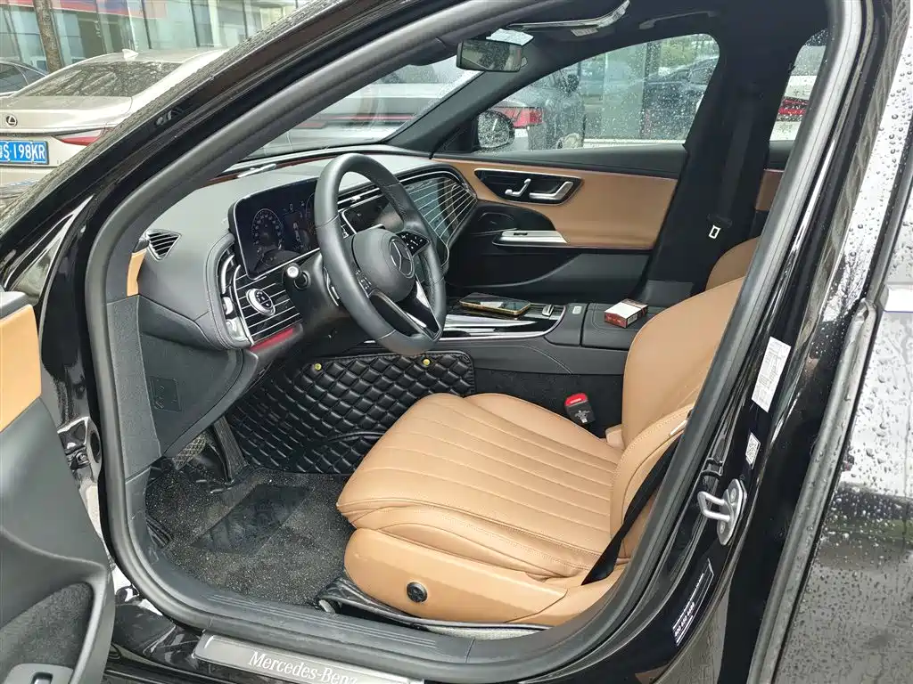 Mercedes-Benz E-Class 2024