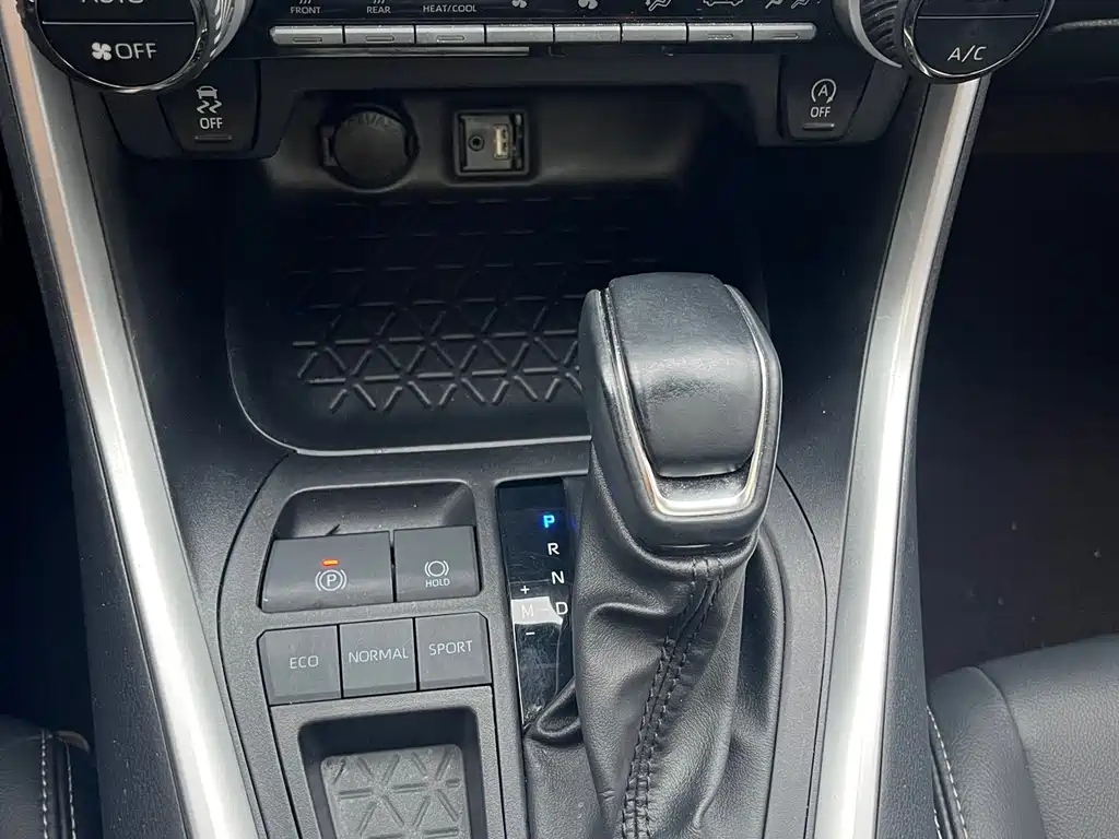 Toyota Wildlander 2022 — фото 16