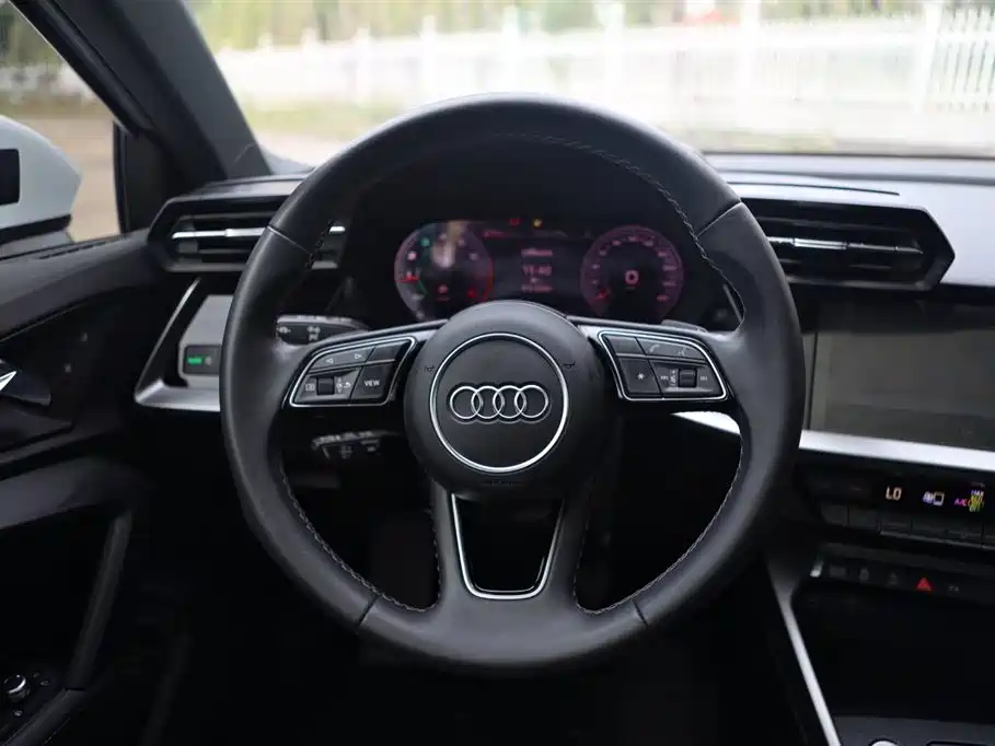 Audi A3 2023 — фото 14