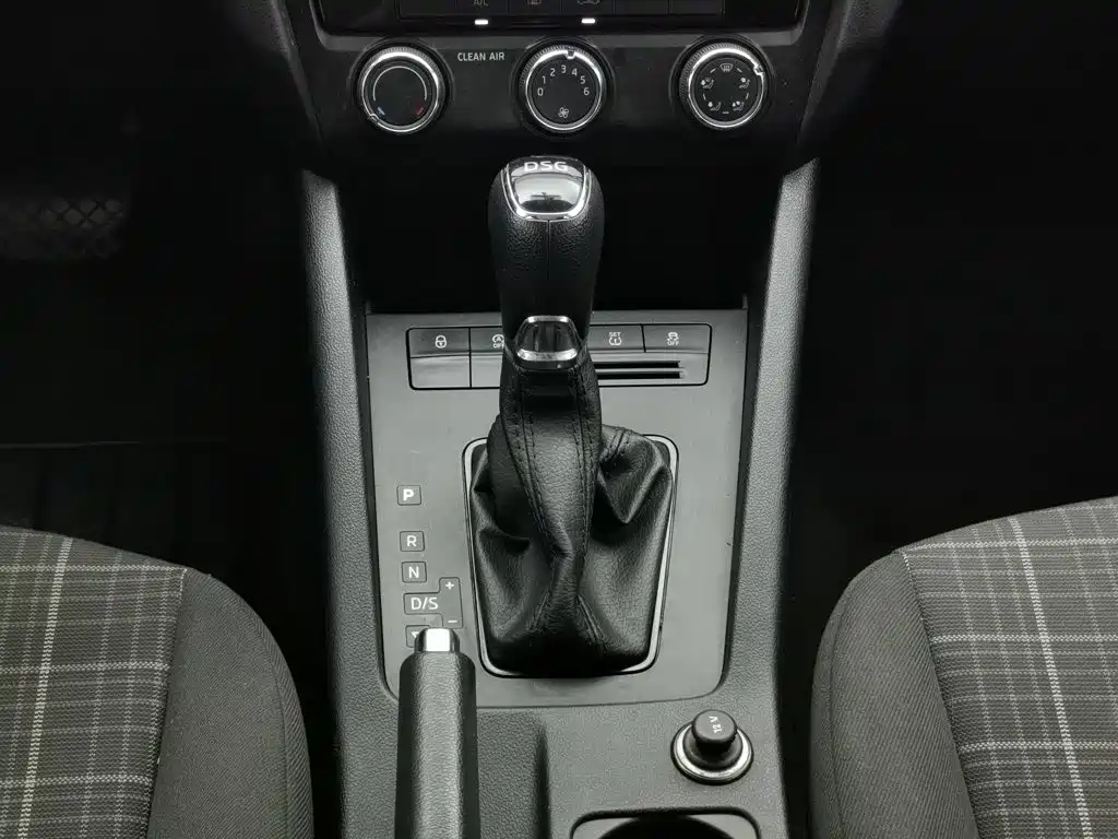 Skoda Octavia 2018 — фото 13