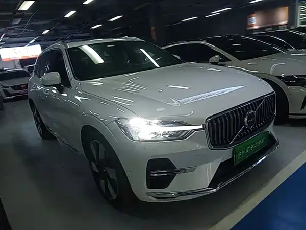 Volvo XC60 Plug-In Hybrid 2024