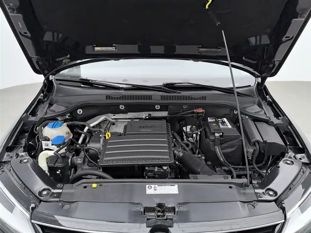 Volkswagen Sagitar 2019