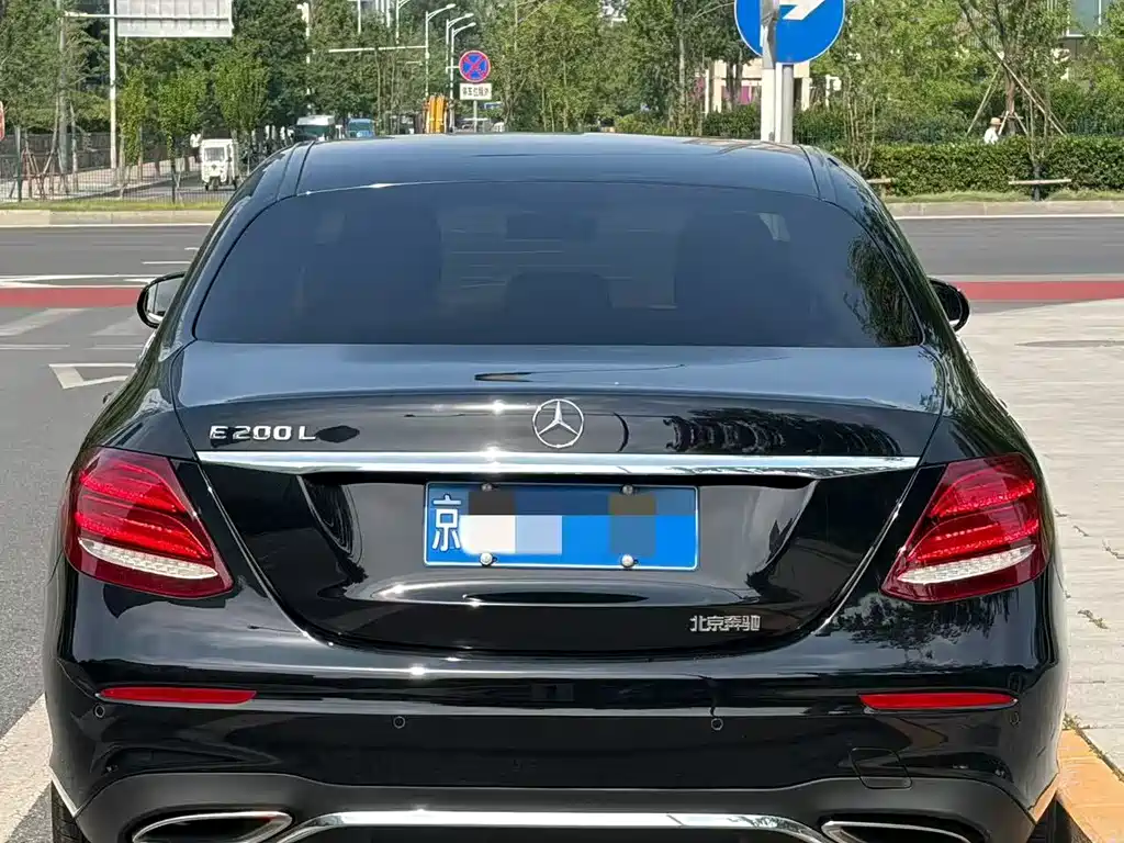 Mercedes-Benz E-Class 2018 — фото 16