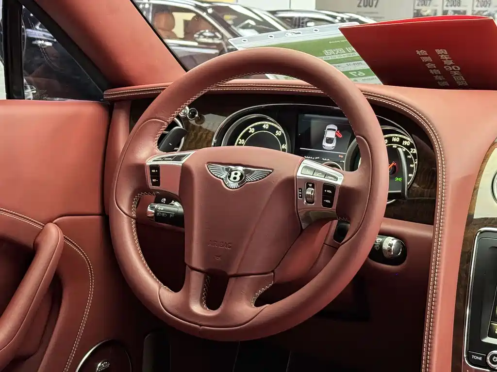 Bentley Continental 2015 — фото 10