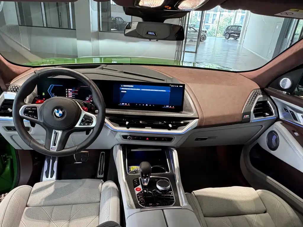 BMW XM — фото 8