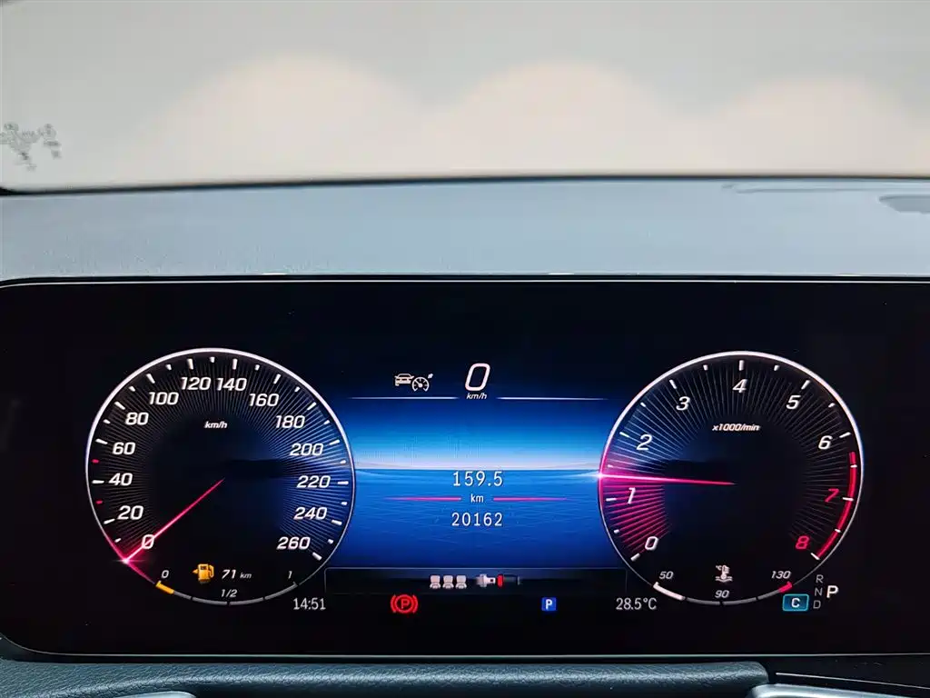 Mercedes-Benz GLB 2023 — фото 18