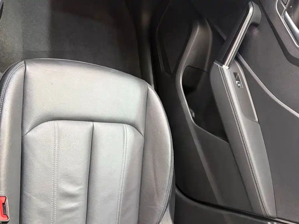 Audi Q2L 2023 — фото 13
