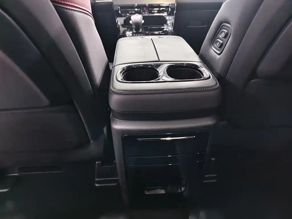 GAC Trumpchi M8 2023 — фото 9