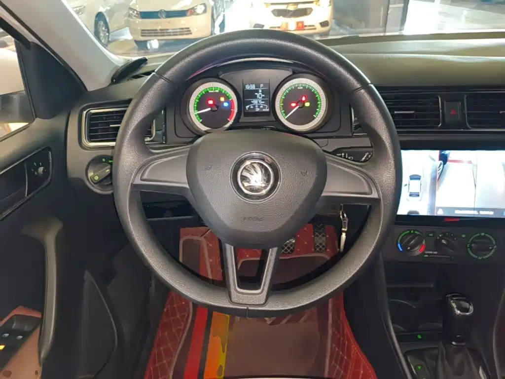 Skoda Rapid Spaceback 2019 — фото 11