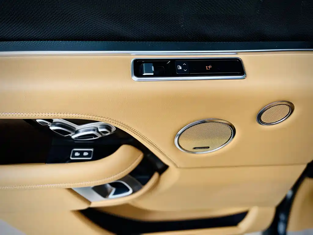 Land Rover Range Rover 2021 — фото 18
