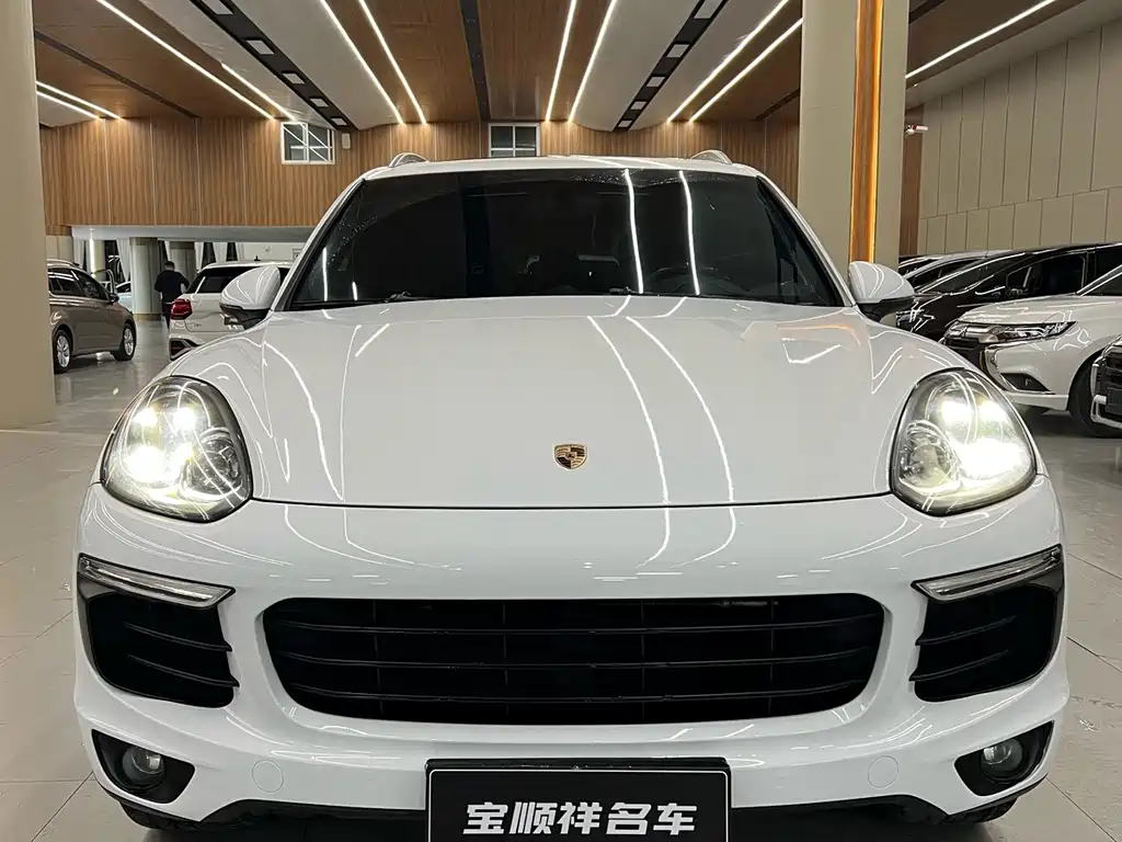 Porsche Cayenne 2016 — фото 2
