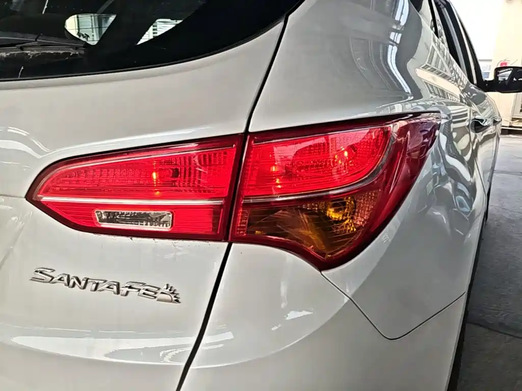 Hyundai Santa Fe 2015 — фото 8