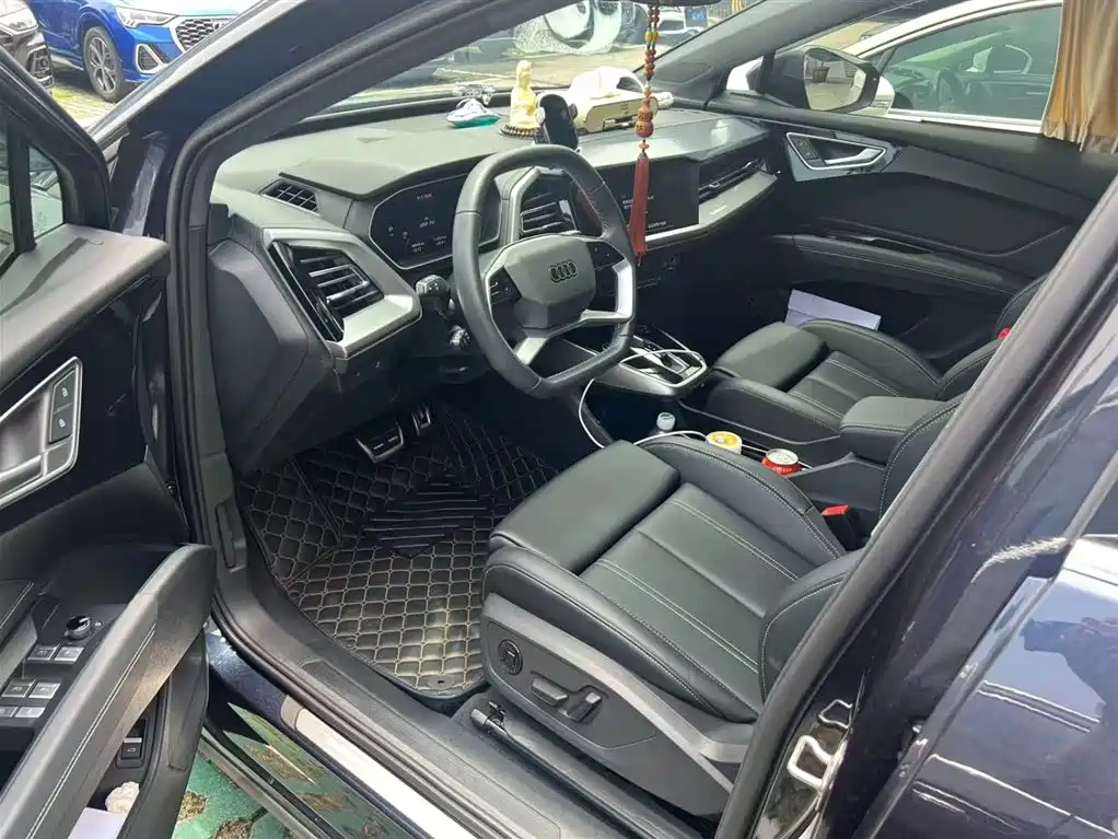 Audi Q4 e-tron 2024