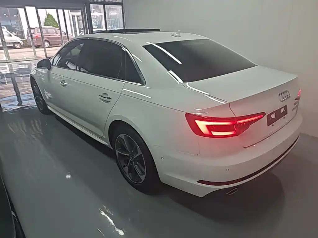 Audi A4L 2018