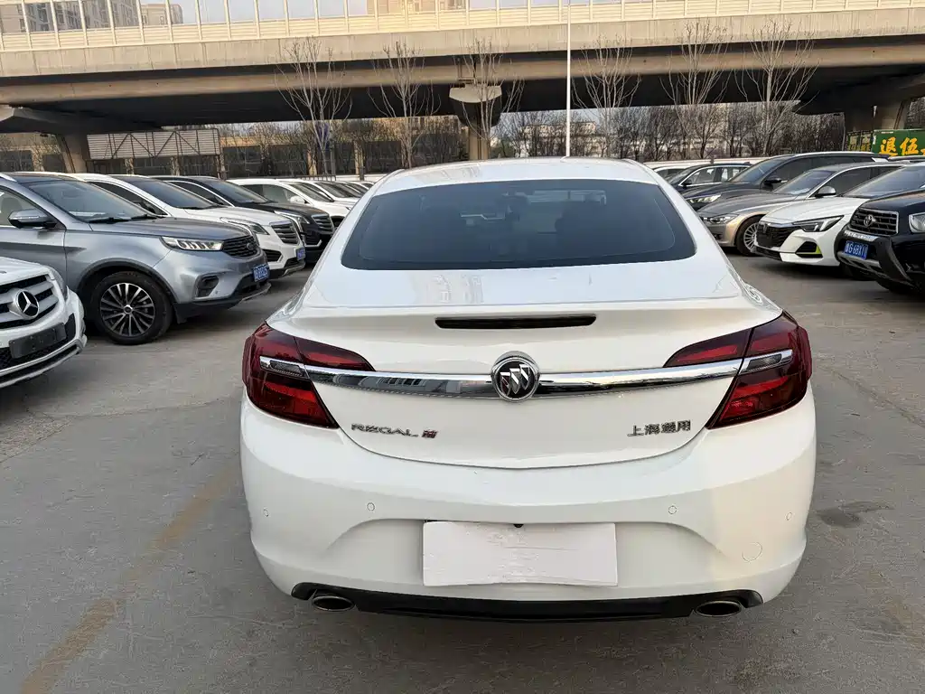 Buick Regal 2016 — фото 10