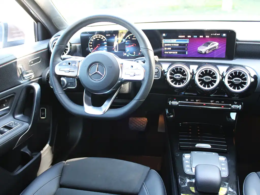 Mercedes-Benz A-Class 2021 — фото 14