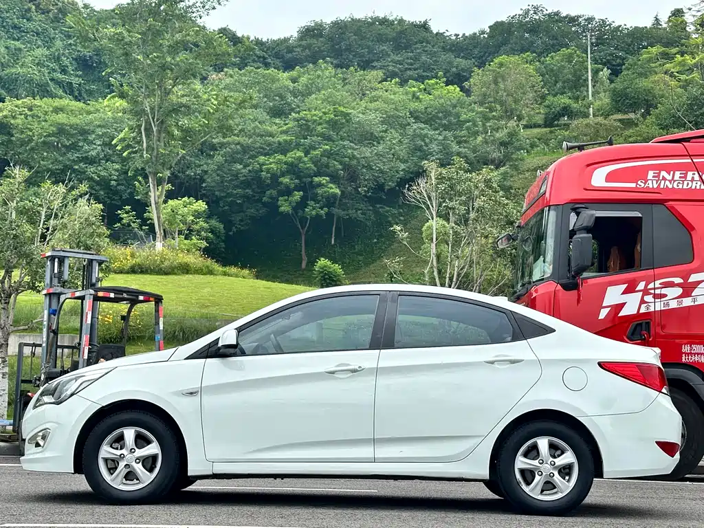 Hyundai Verna 2016 — фото 7