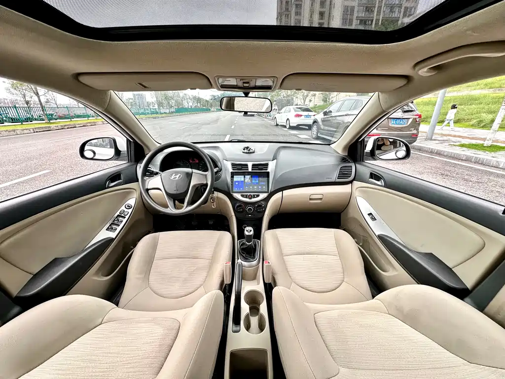 Hyundai Verna 2016 — фото 41