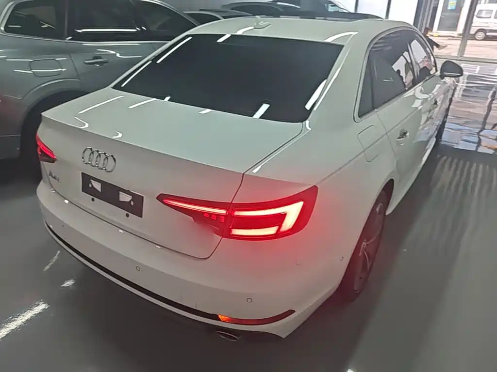 Audi A4L 2018