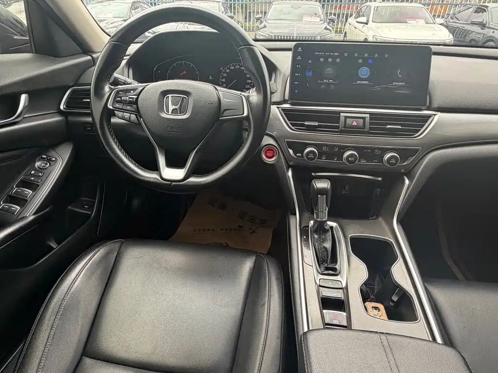 Honda Accord 2022 — фото 13