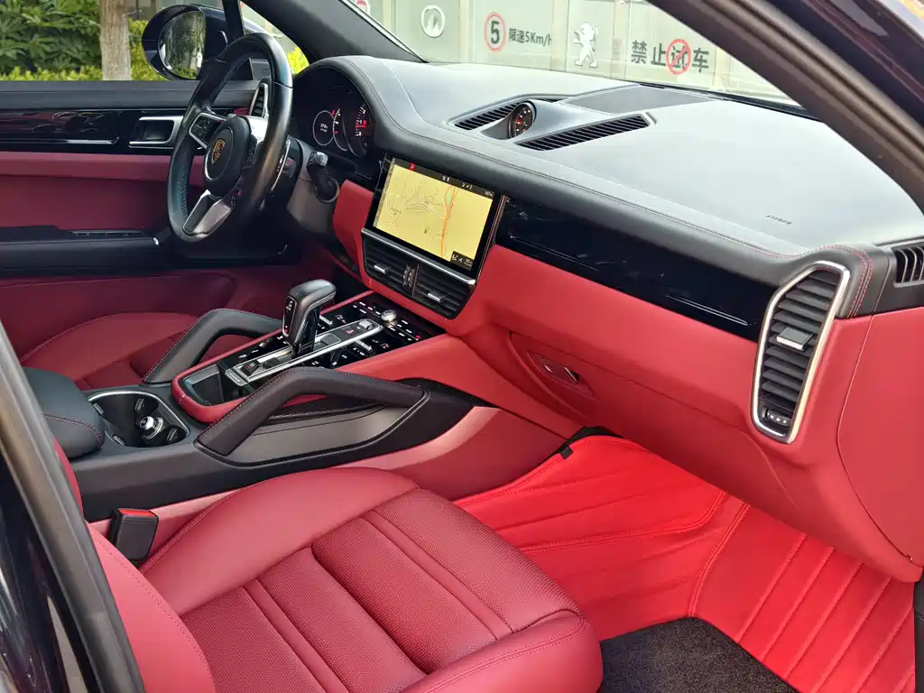 Porsche Cayenne 2019 — фото 12