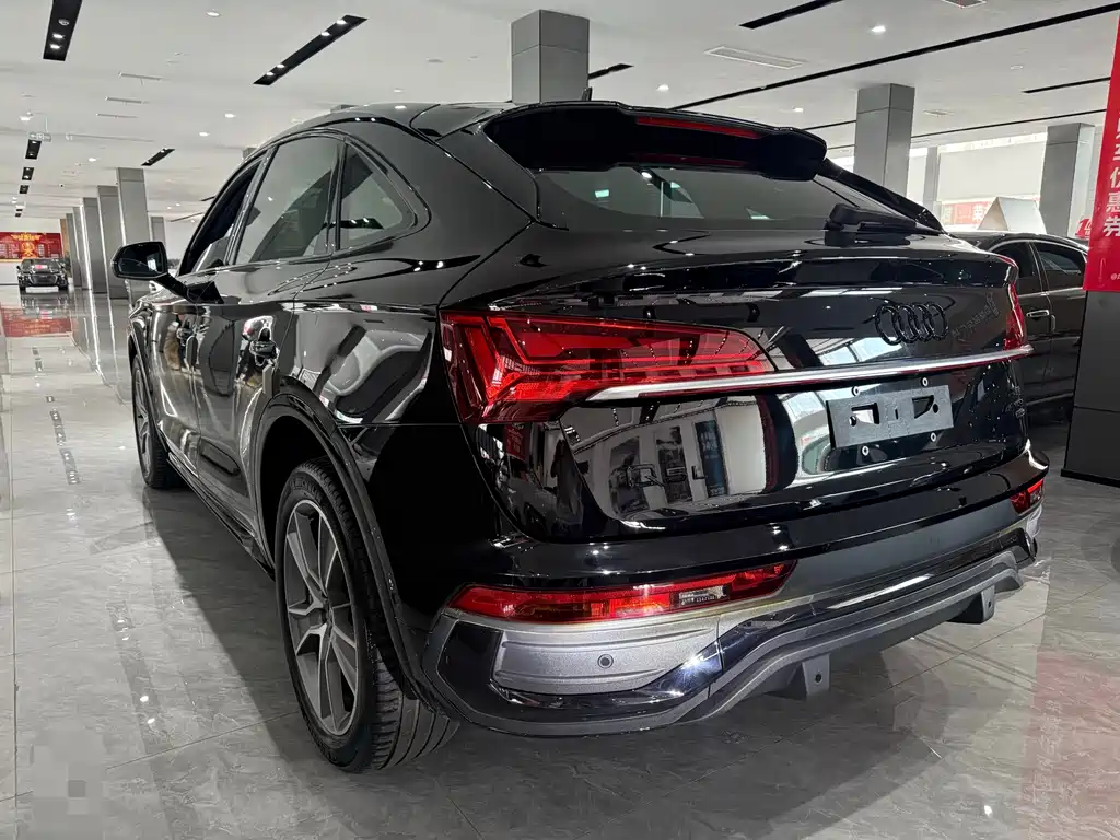 Audi Q5L Sportback 2021 — фото 9