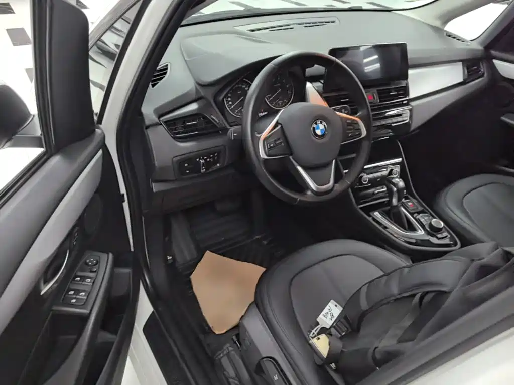 BMW 2 Series Station Wagon 2015 — фото 16