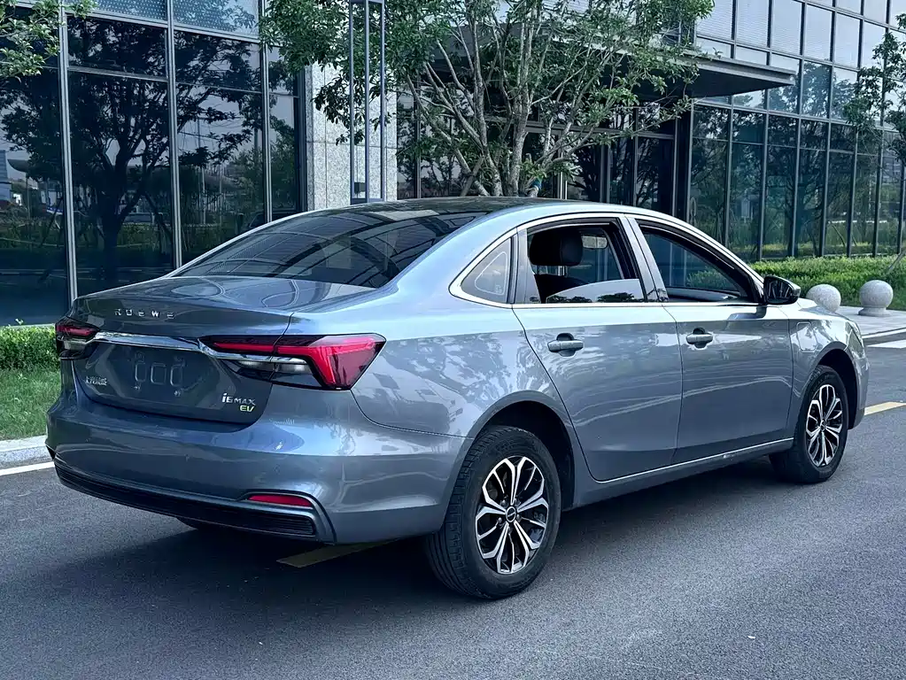 Roewe i6 MAX New Energy 2022 — фото 6