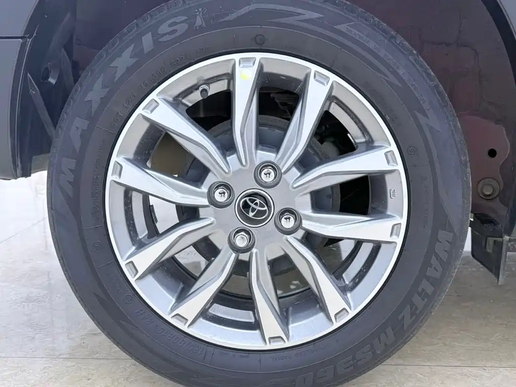 Toyota Yaris L 2022 — фото 24