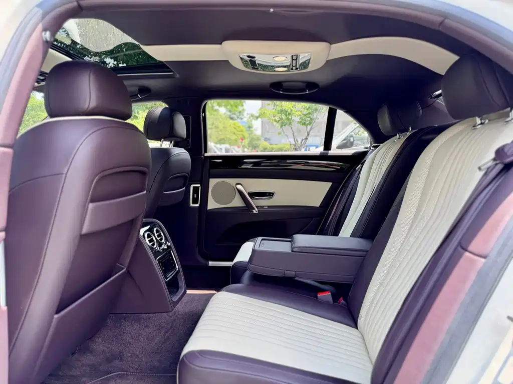 Bentley Flying Spur 2020 — фото 14
