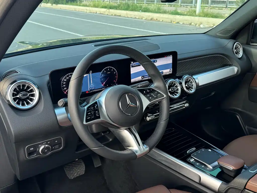 Mercedes-Benz GLB 2024 — фото 16
