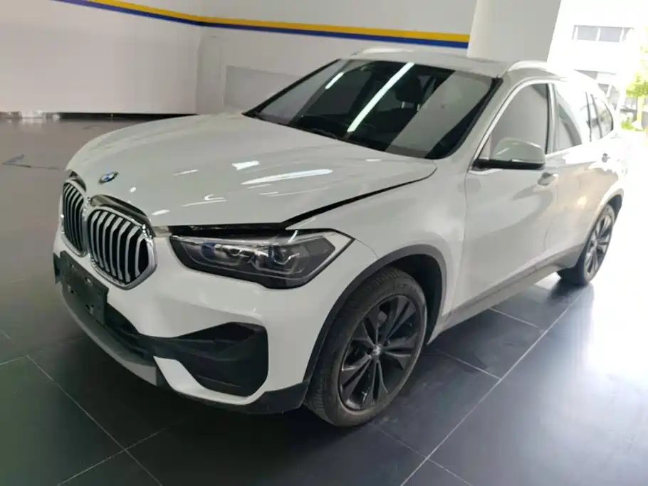 BMW X1 2020 — фото 1