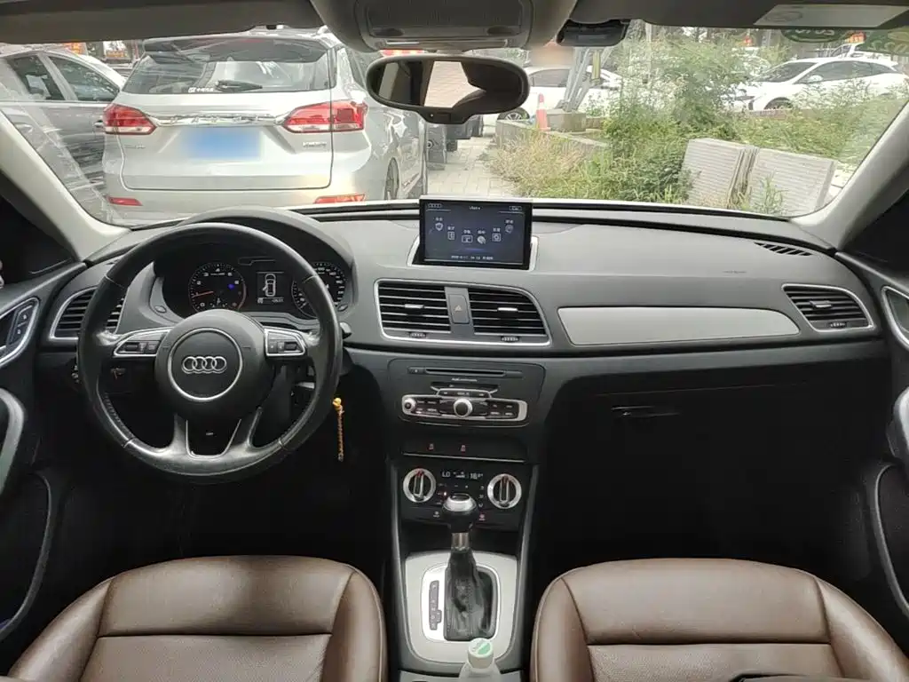 Audi Q3 2016 — фото 10