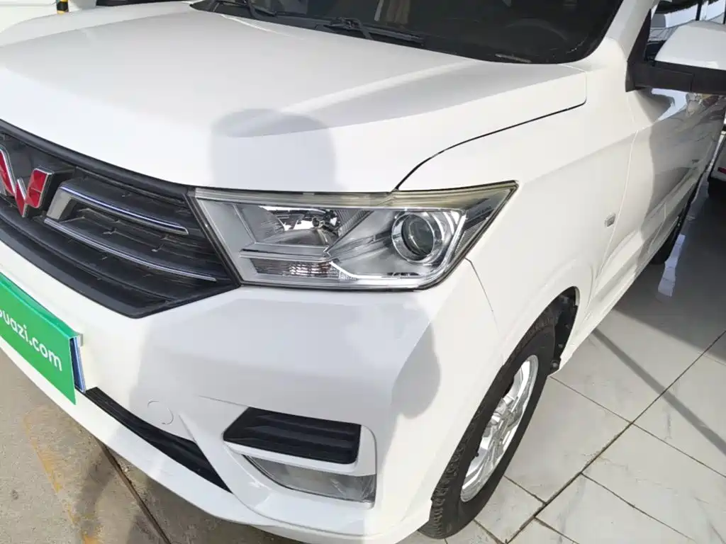 Wuling Hongguang 2020 — фото 24