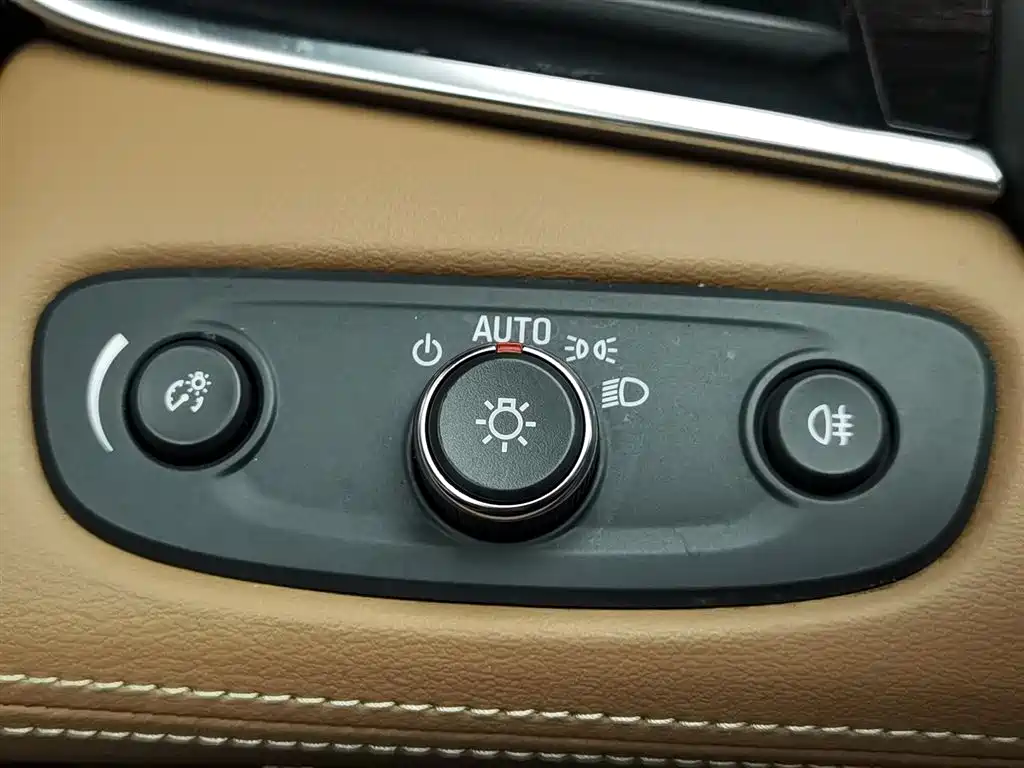 Buick LaCrosse 2018 — фото 21
