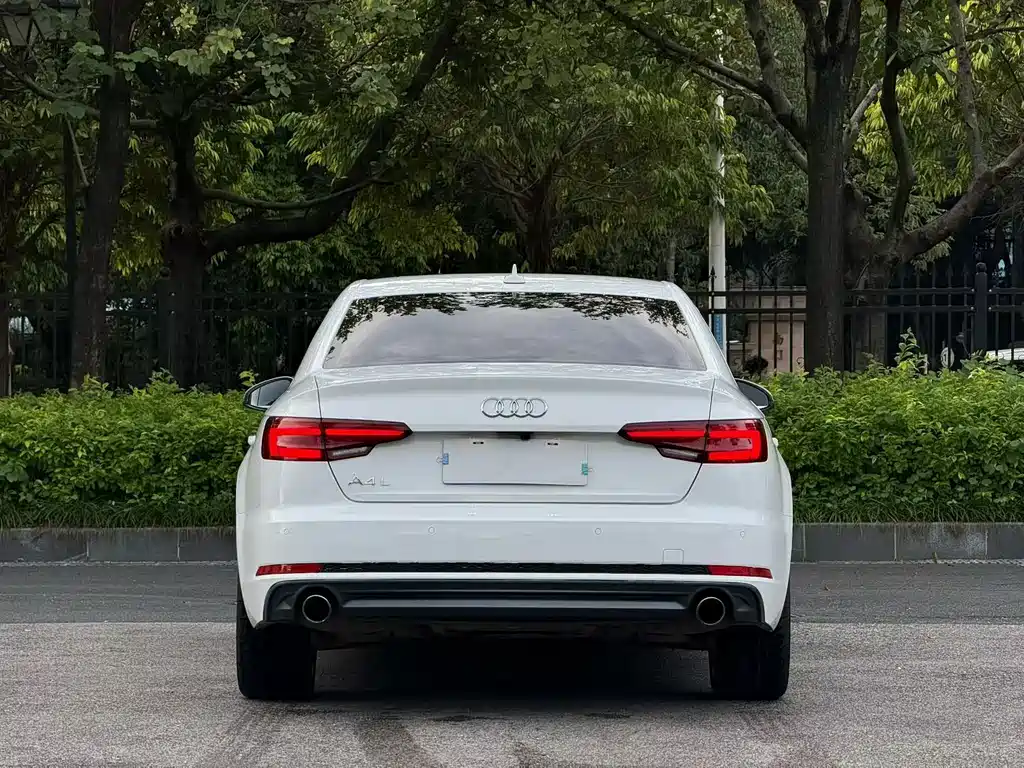 Audi A4L 2017 — фото 7