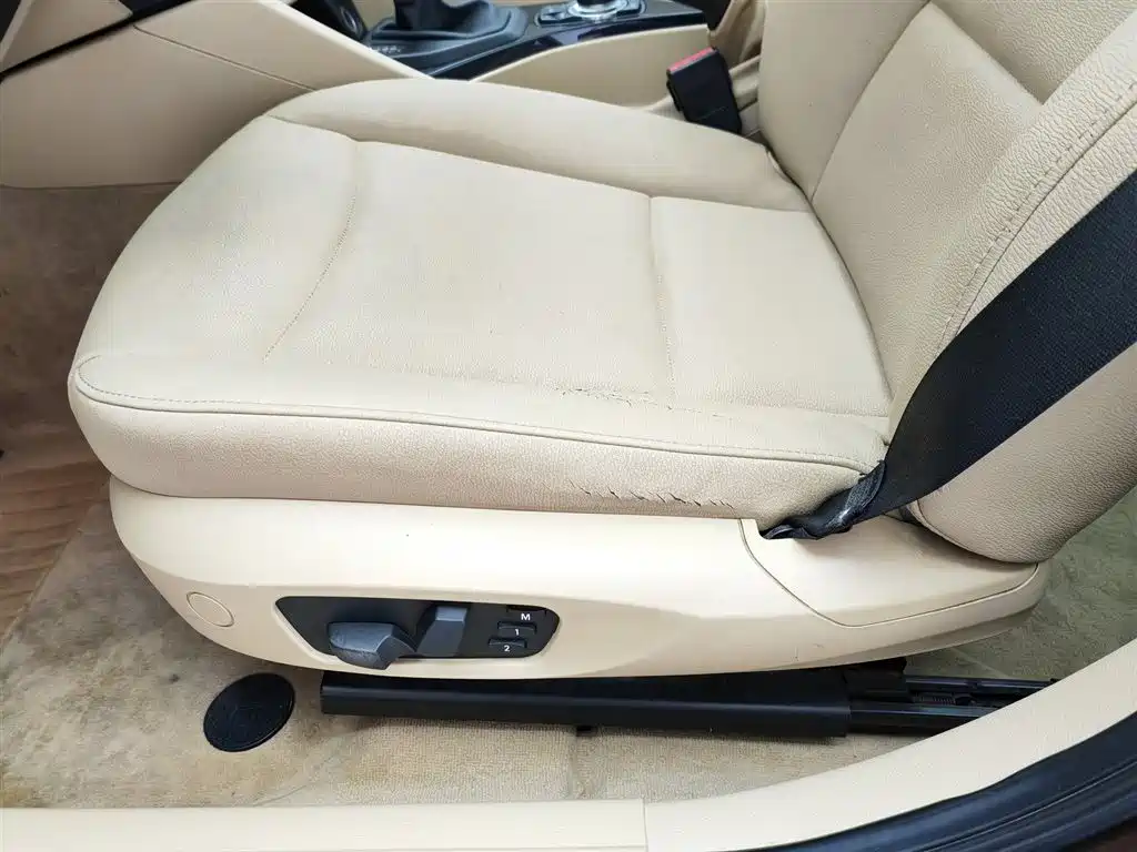 BMW X1 2012 — фото 20