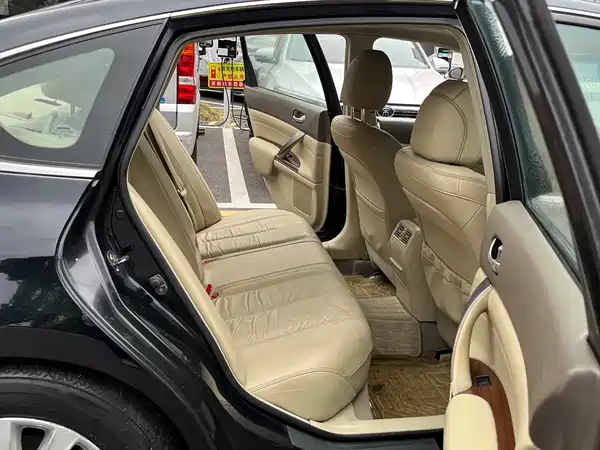 Nissan Teana 2010