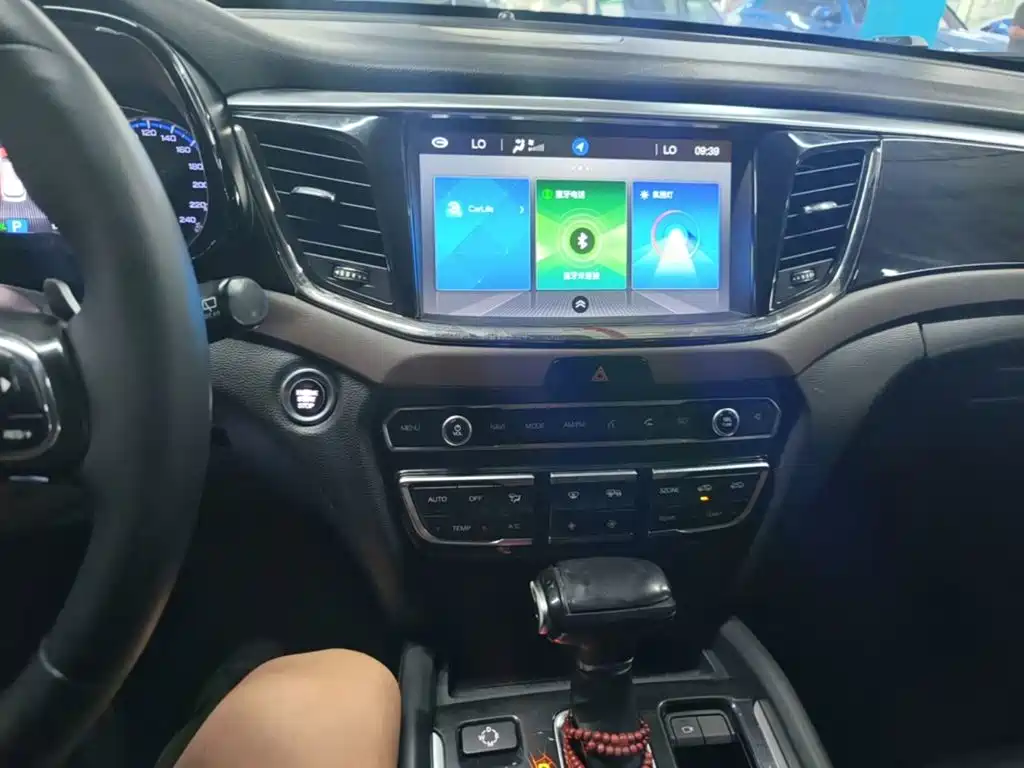 GAC Motor Trumpchi GS8 2017 — фото 13