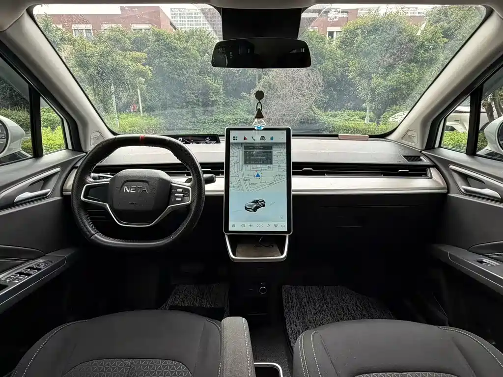 Neta V 2022