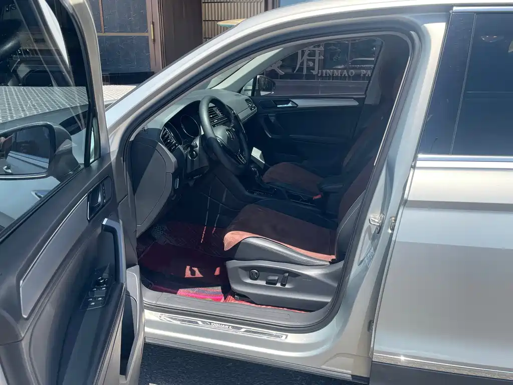 Volkswagen Tiguan L 2017 — фото 13