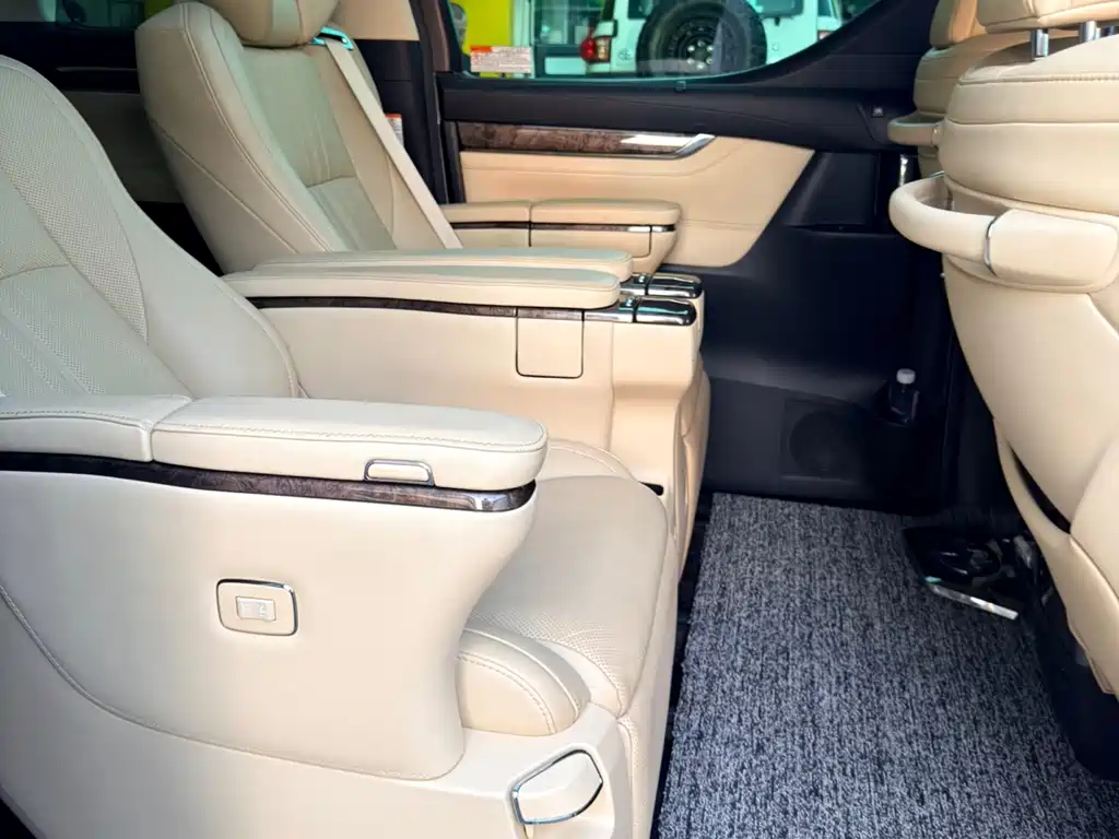 Toyota Vellfire 2020 — фото 5