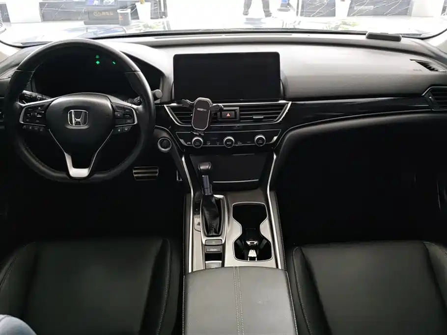 Honda Accord 2022 — фото 12