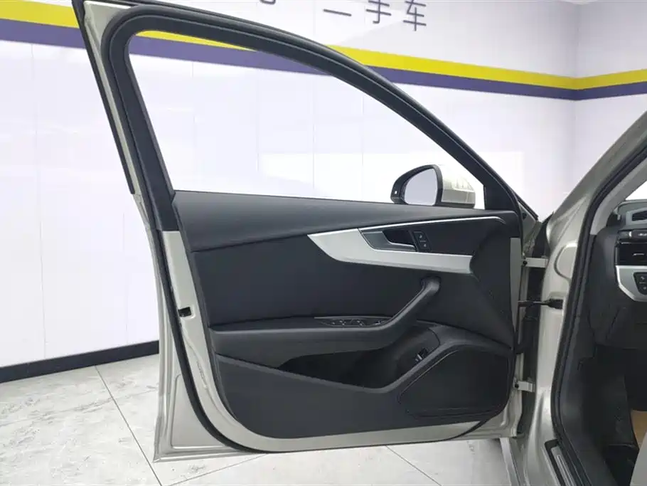 Audi A4L 2018