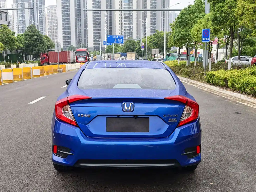 Honda Civic 2019 — фото 13