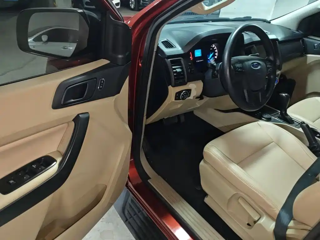 Ford Everest 2018 — фото 16