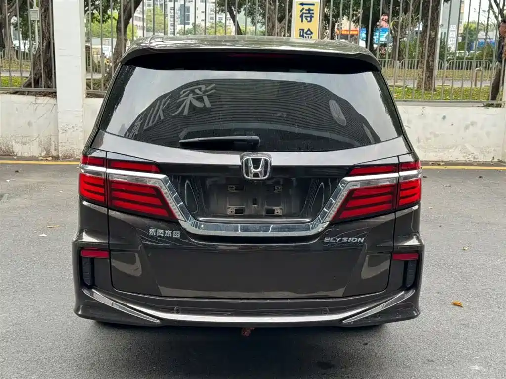 Honda Elysion 2018 — фото 6